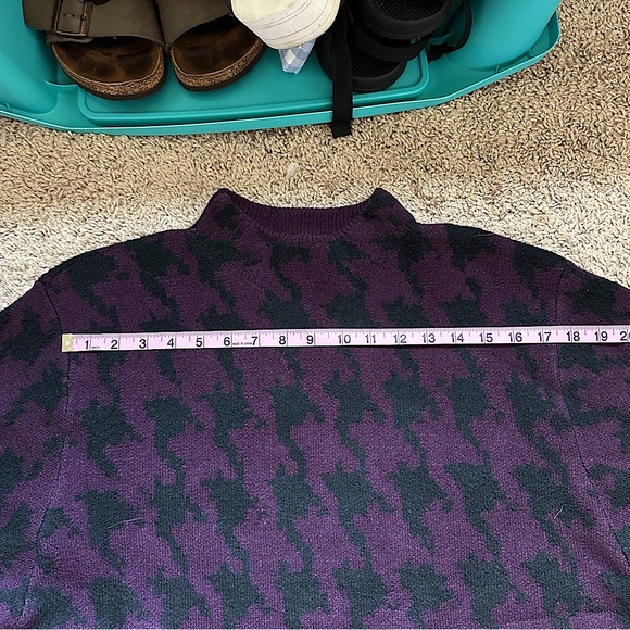LIKE NEW Express Houndstooth Mock Sweater - Picture 7 of 8
